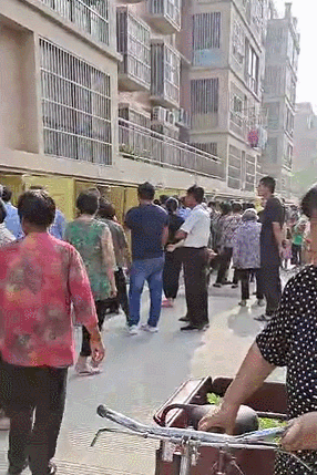 085754p3vk03c3ln30ddc3.gif