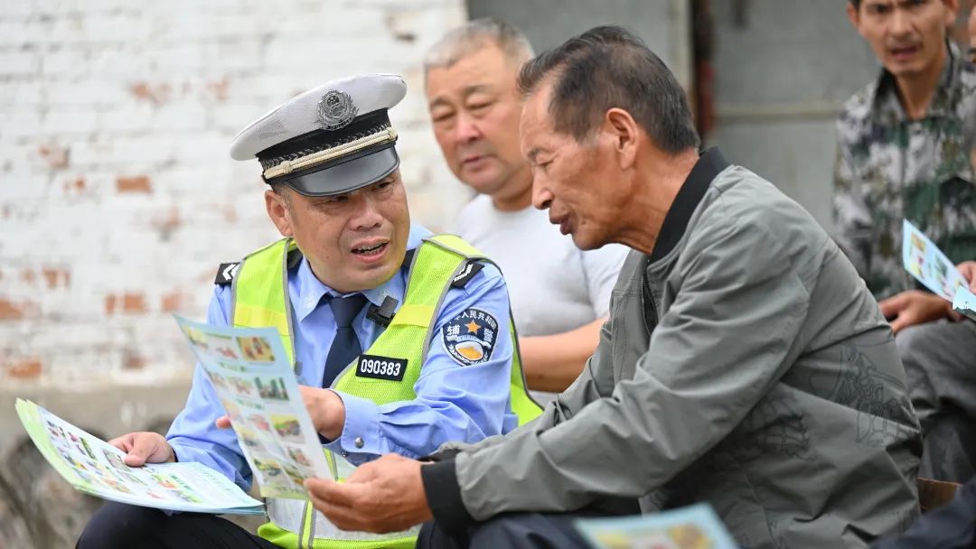 宿迁交警这些“接地气”的方式 为农村交通系牢“安全带”