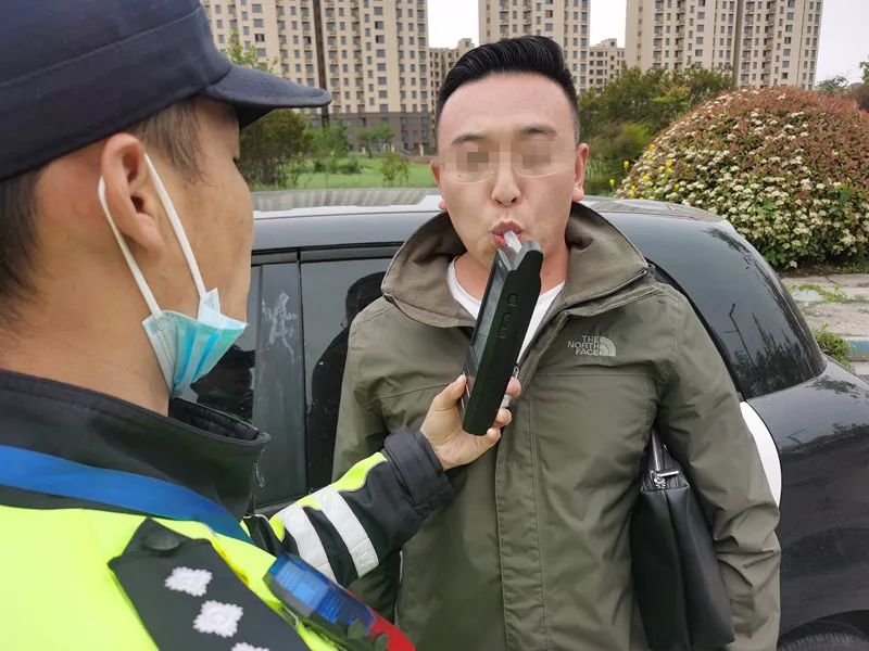 严查酒驾不停歇  曝光警示安全行 