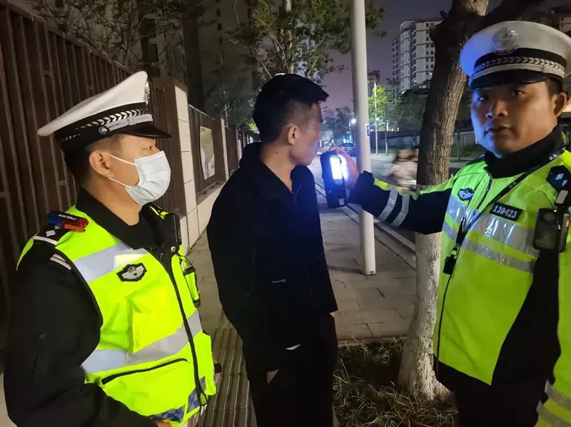 严查酒驾不停歇  曝光警示安全行 